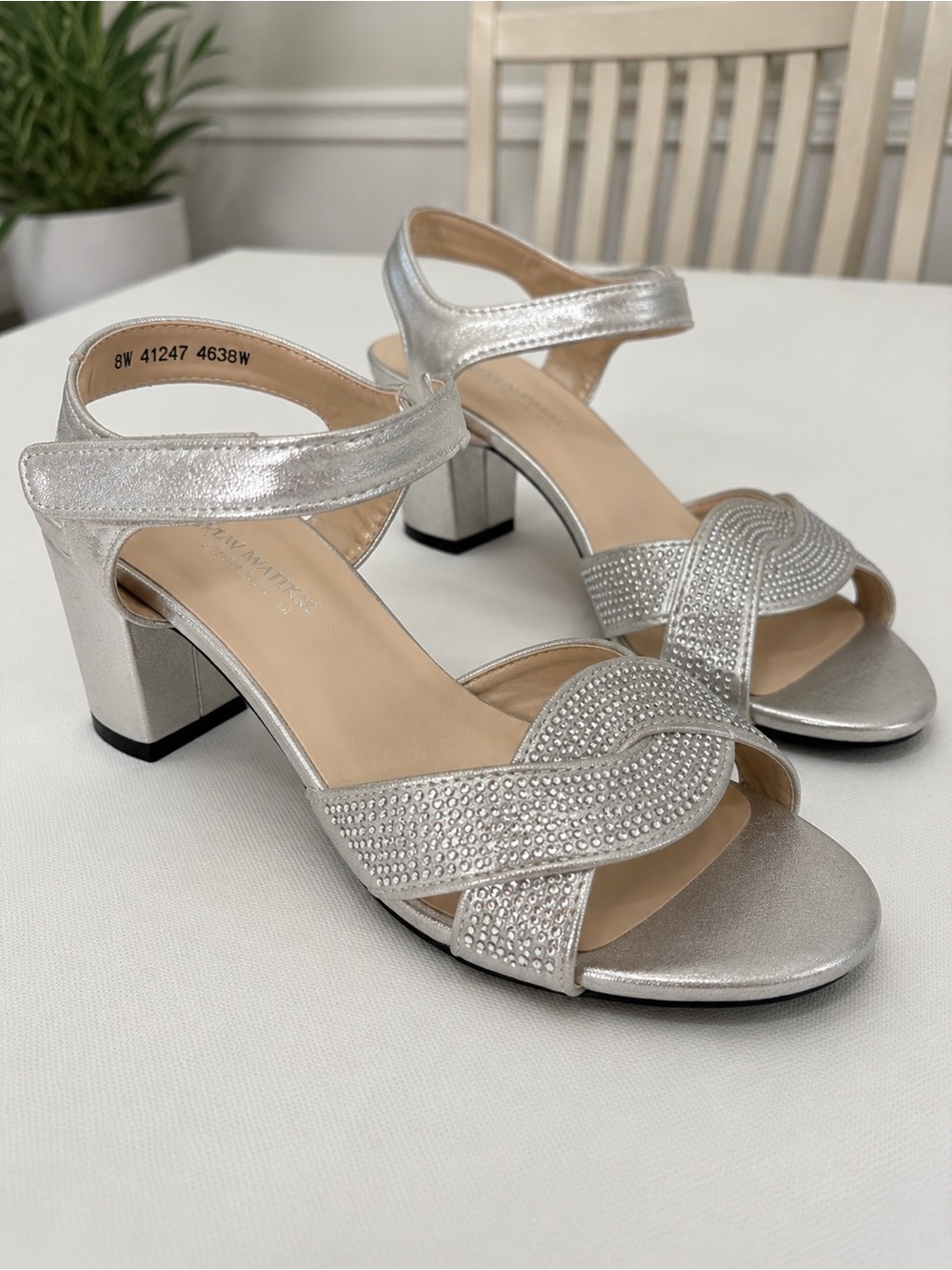Benjamin Walk Touch Ups Silver Rhinestone Block Heel Sandals Size 8W